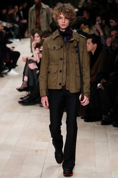 Look 29